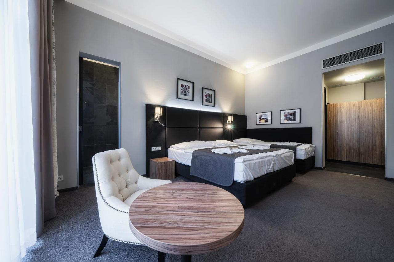 Hotel Noir Прага Екстериор снимка